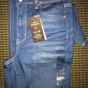 Skinny American Eagle jeans NWT